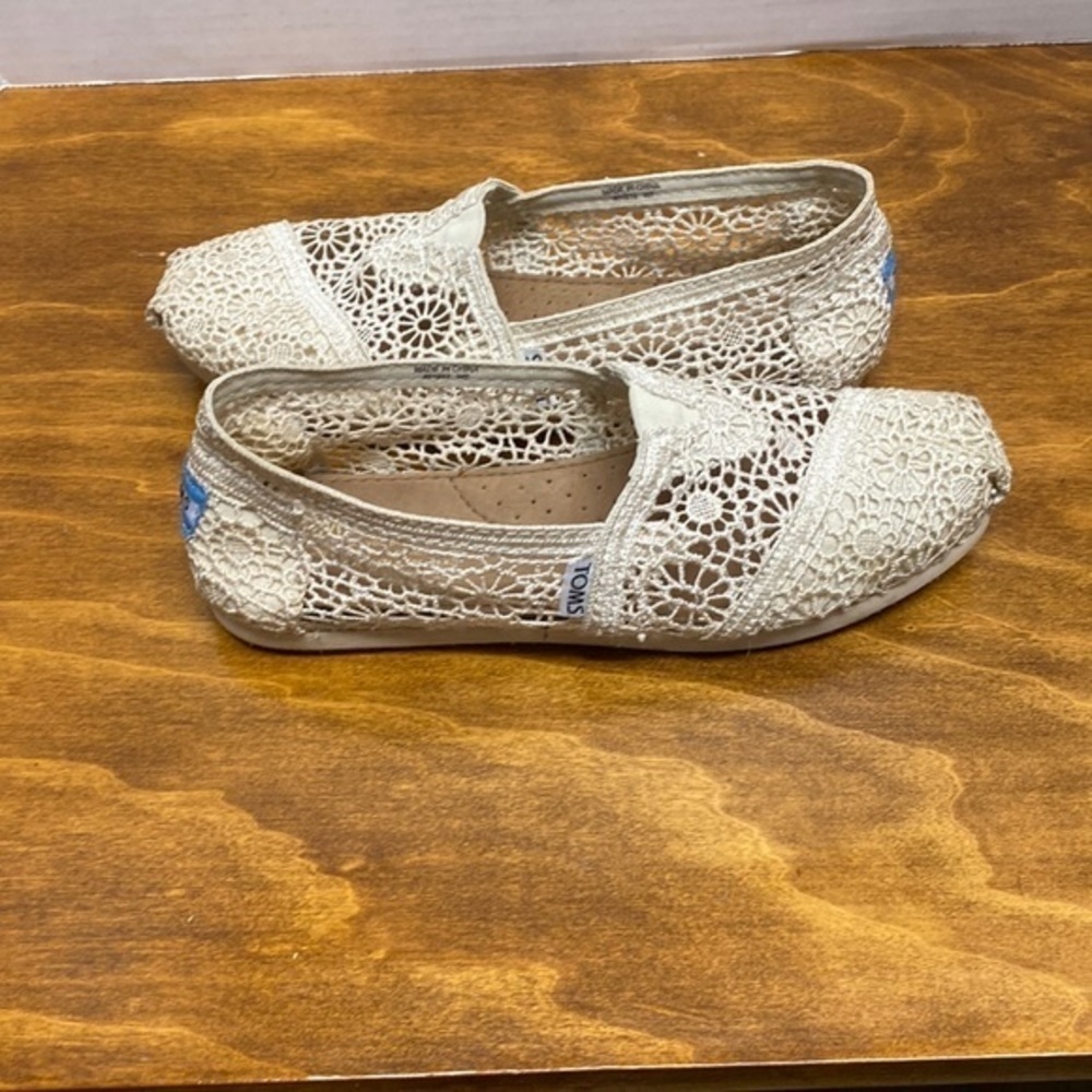 Toms size 7w‎ used like new